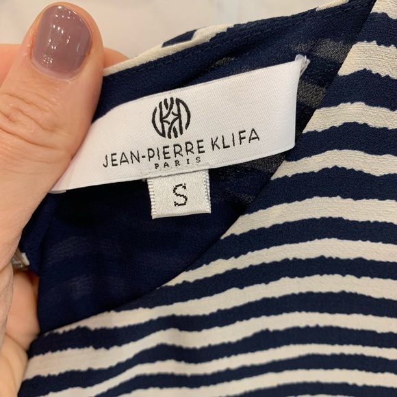 Beautiful blue and off-white zebra stripe top - Picture 3 of 4